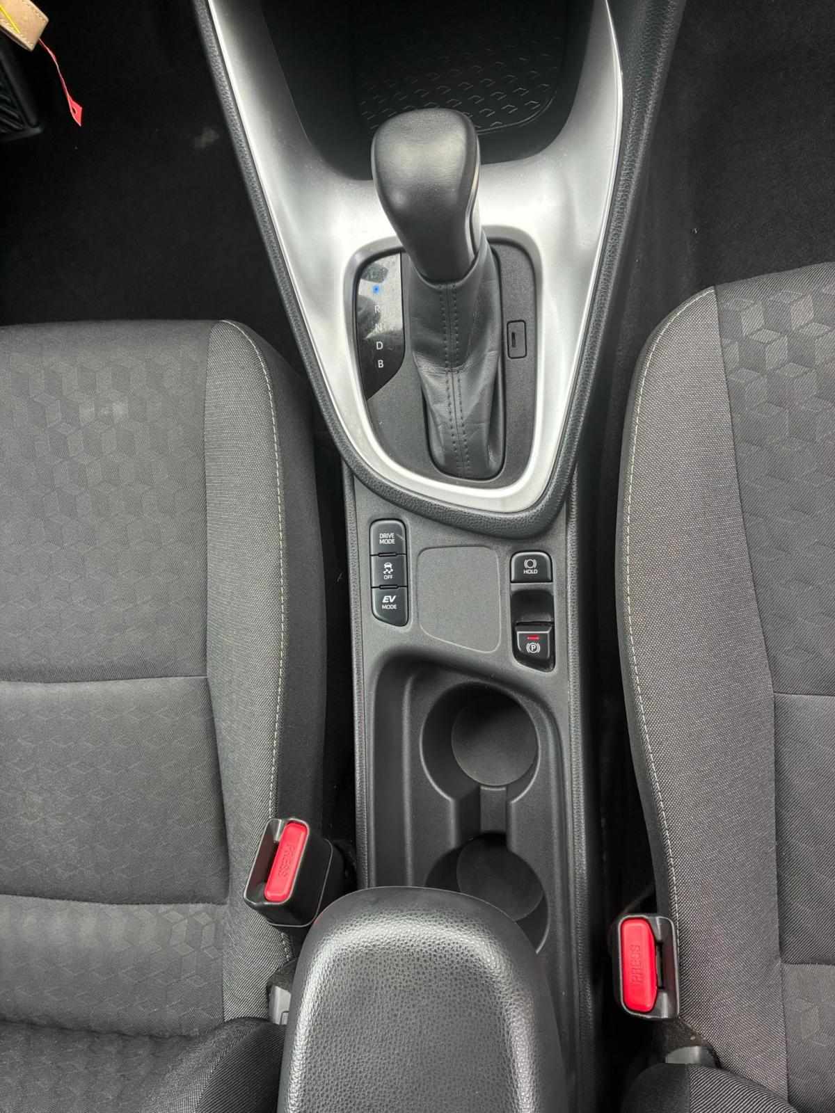 toyota-yaris-2021-hibrido-a-gasolina-1490cc
