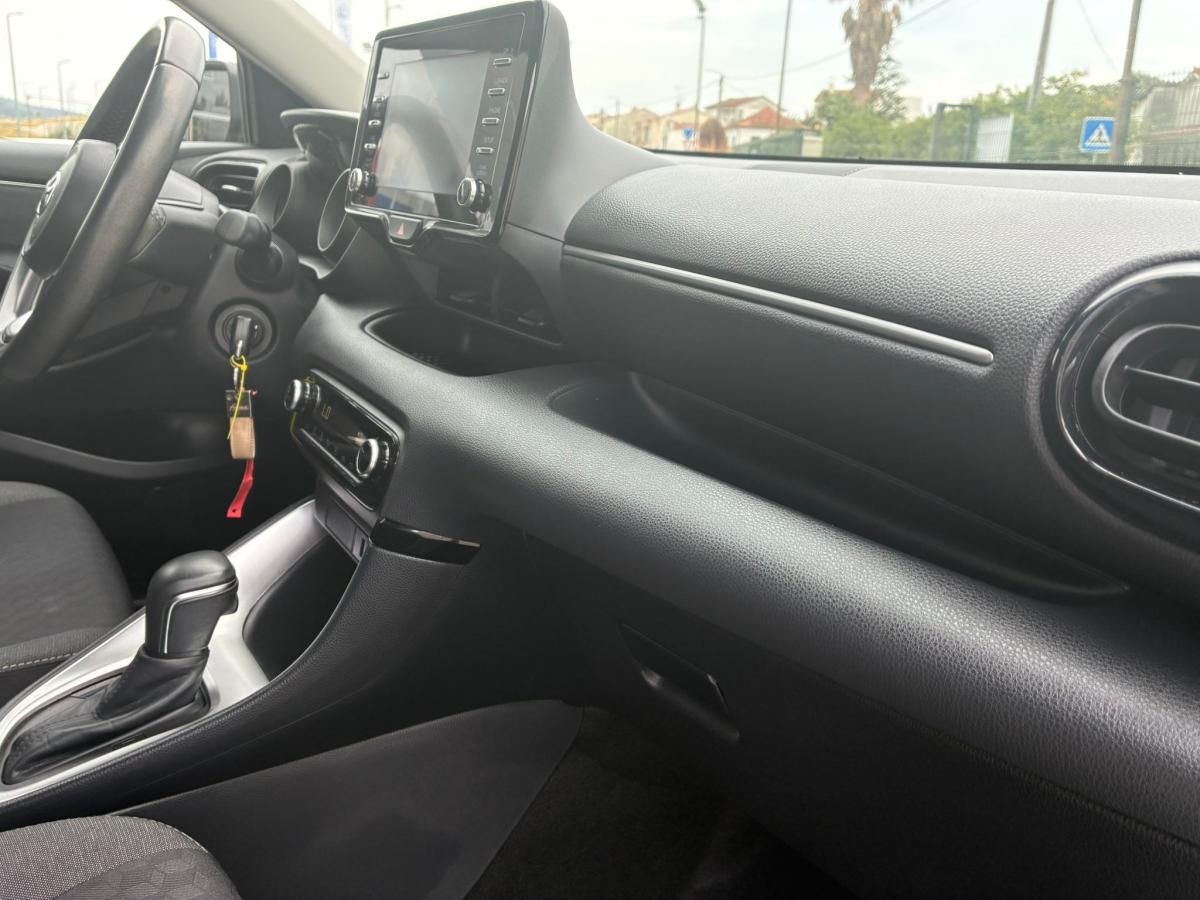 toyota-yaris-2021-hibrido-a-gasolina-1490cc