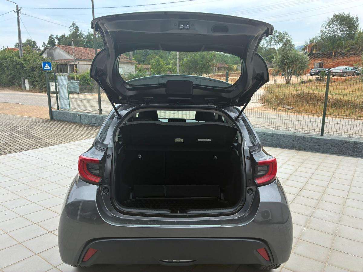 toyota-yaris-2021-hibrido-a-gasolina-1490cc