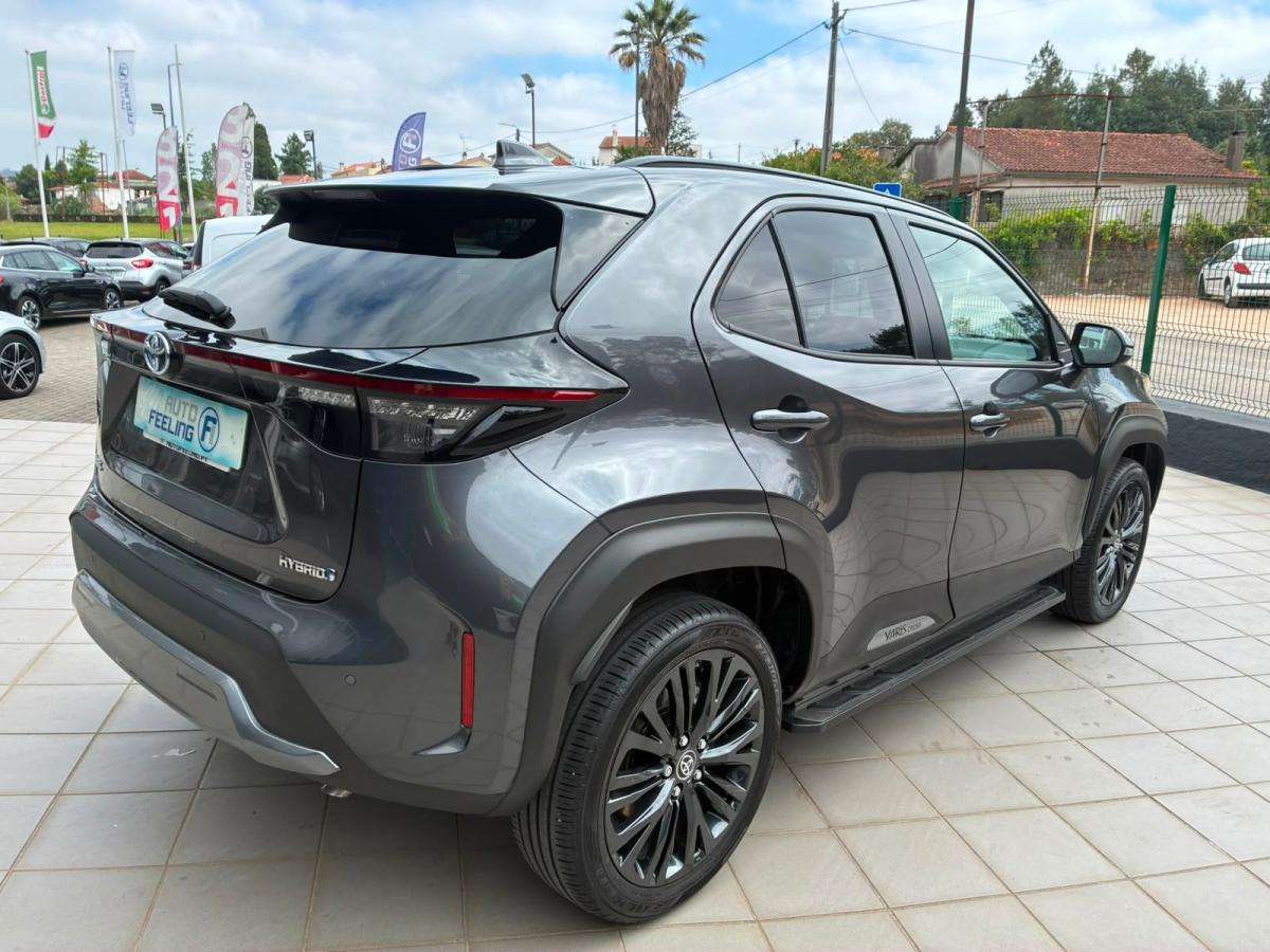 toyota-yaris-cross-2024-hibrido-a-gasolina-1490cc