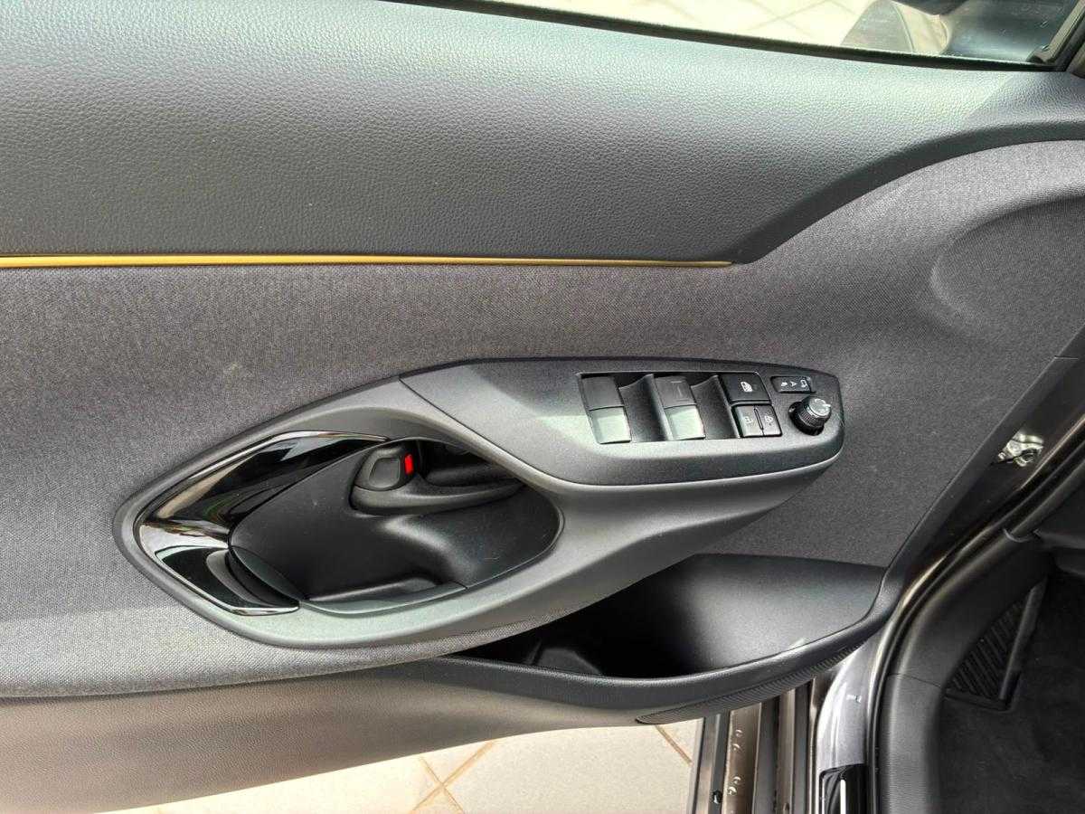 toyota-yaris-cross-2024-hibrido-a-gasolina-1490cc