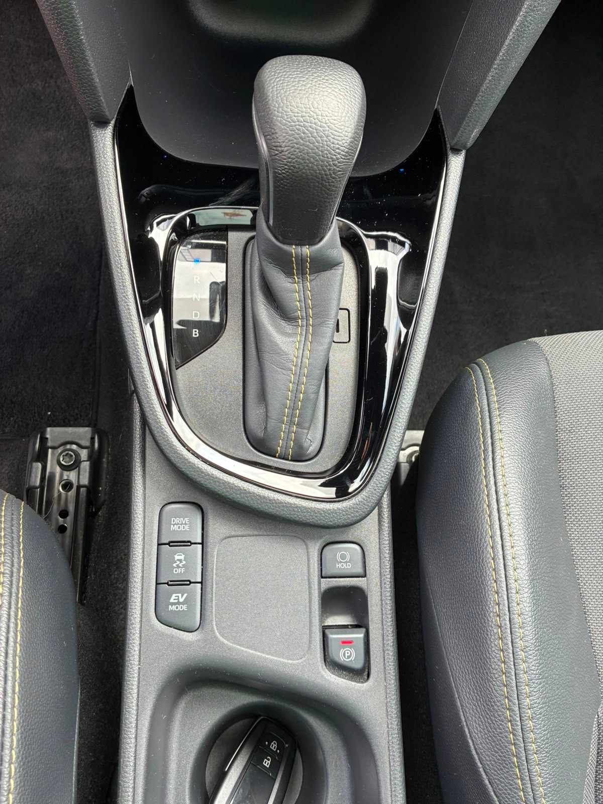 toyota-yaris-cross-2024-hibrido-a-gasolina-1490cc