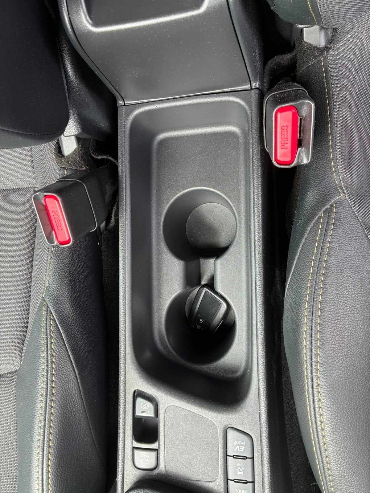 toyota-yaris-cross-2024-hibrido-a-gasolina-1490cc
