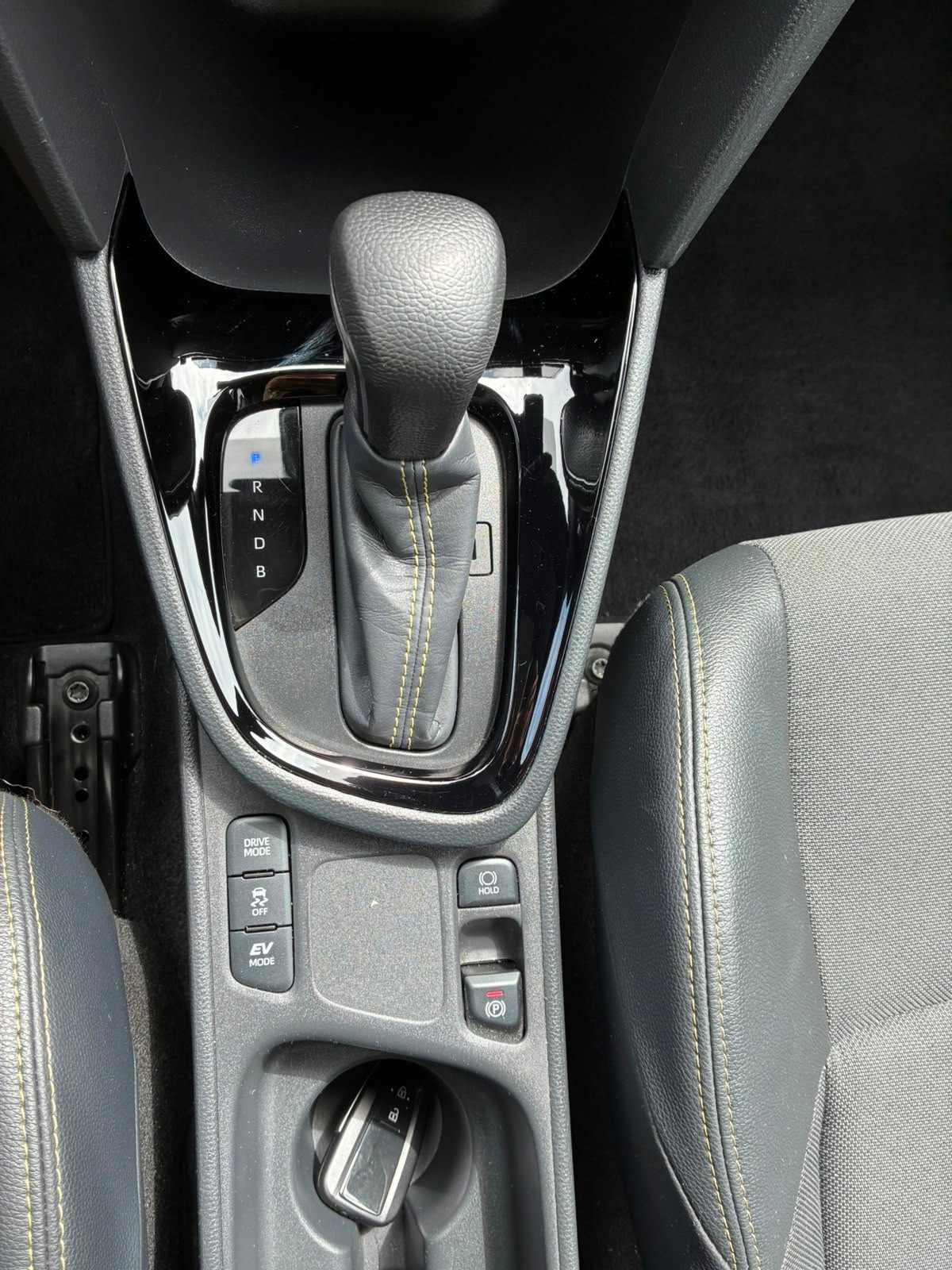 toyota-yaris-cross-2024-hibrido-a-gasolina-1490cc