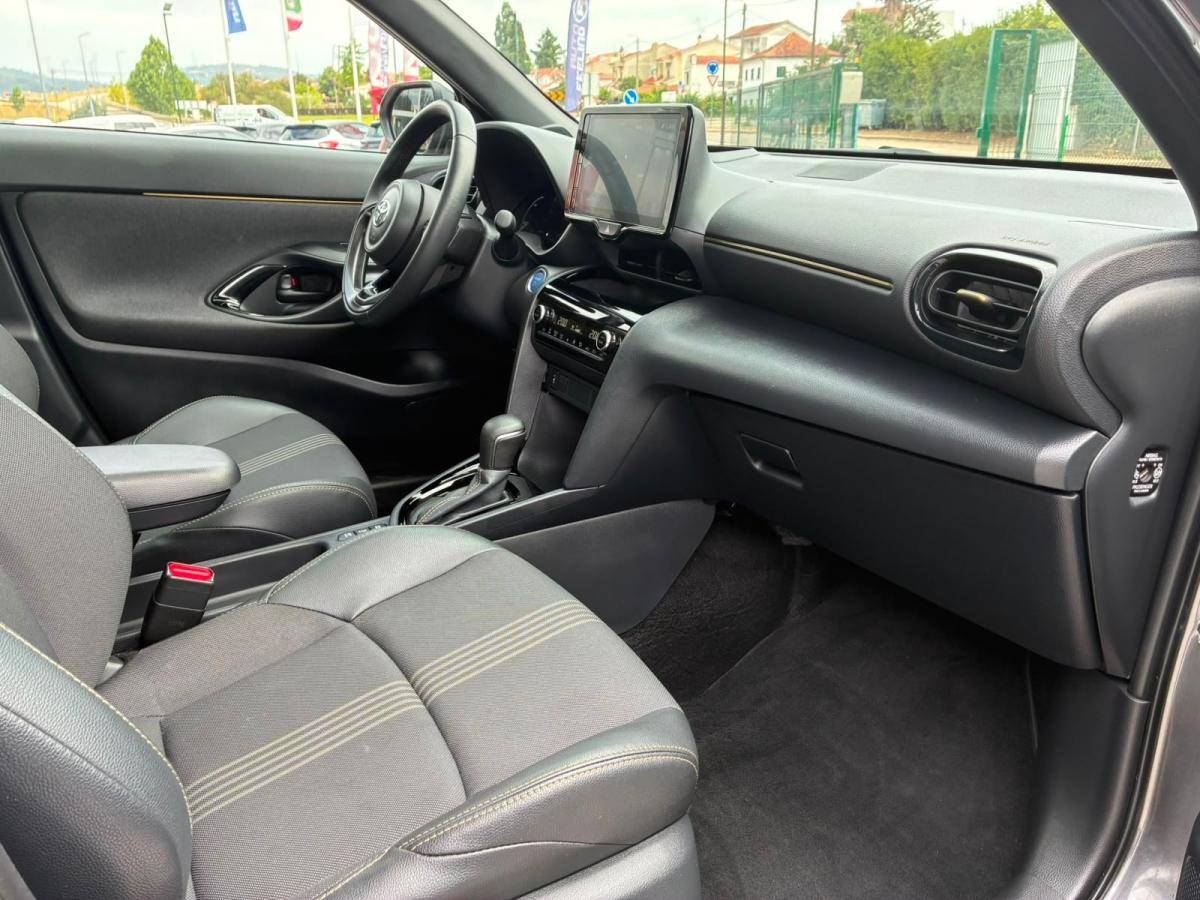toyota-yaris-cross-2024-hibrido-a-gasolina-1490cc