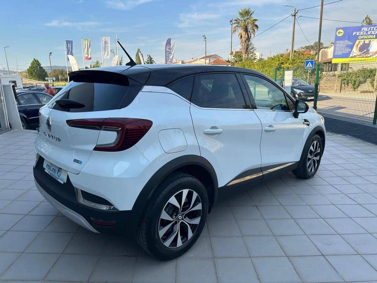 renault-captur-2022-hibrido-a-gasolina-1598cc