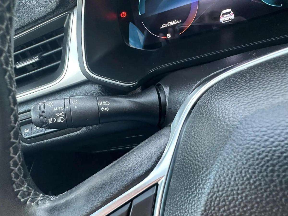 renault-captur-2022-hibrido-a-gasolina-1598cc