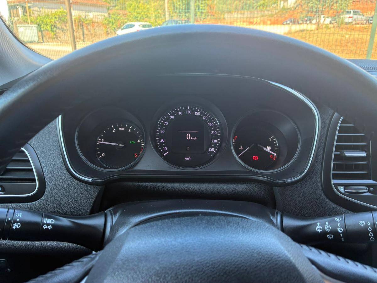 renault-megane-2016-diesel-1598cc
