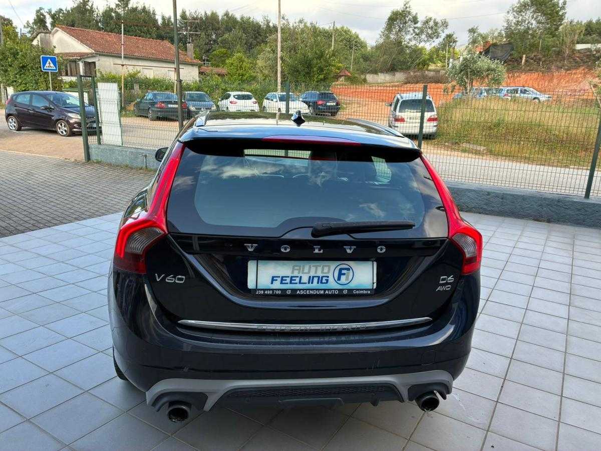 volvo-v60-2015-hibrido-a-diesel-2400cc