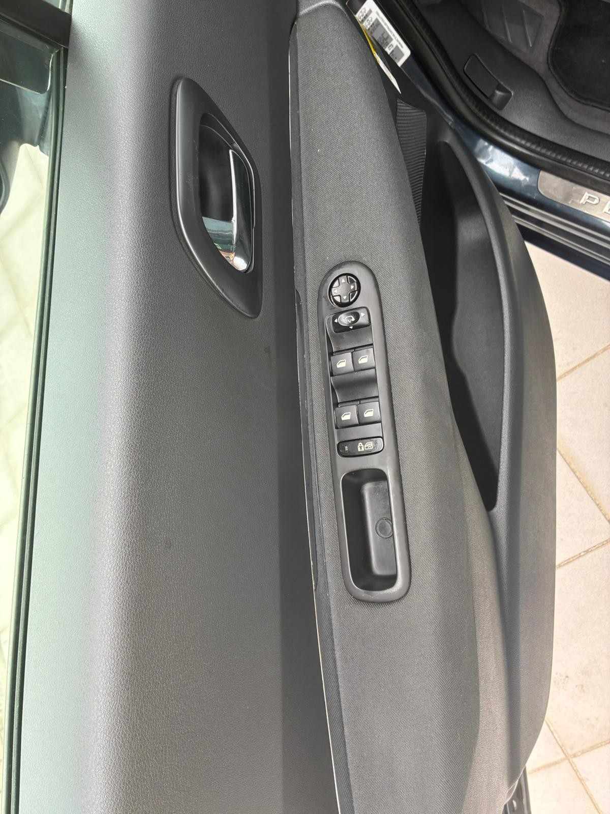 peugeot-5008-2012-diesel-1560cc