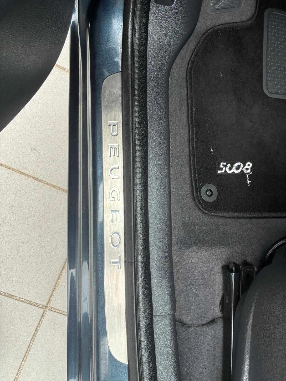 peugeot-5008-2012-diesel-1560cc