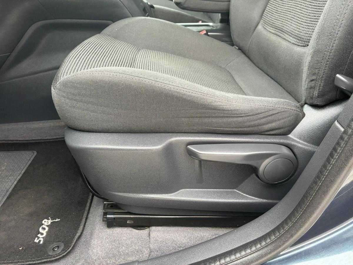 peugeot-5008-2012-diesel-1560cc
