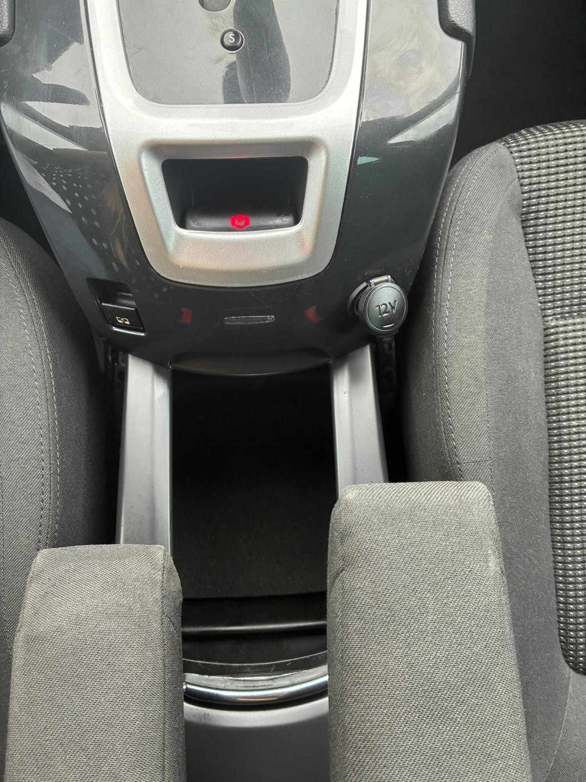peugeot-5008-2012-diesel-1560cc