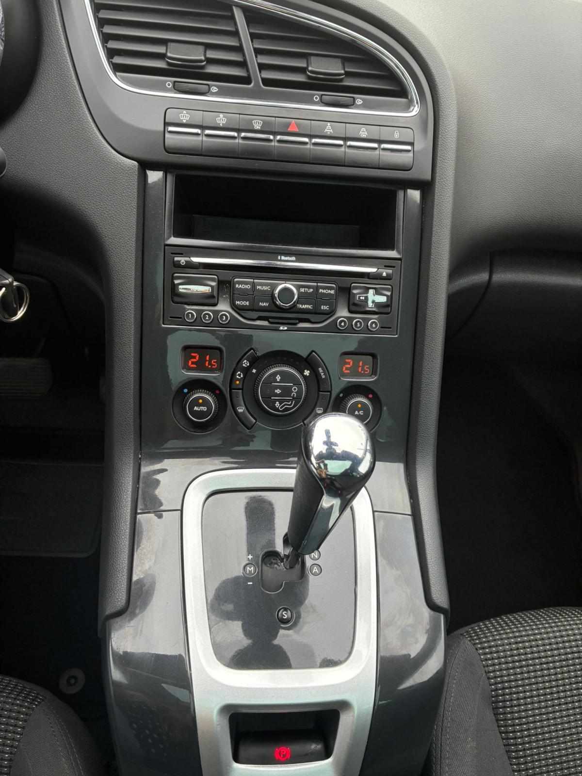 peugeot-5008-2012-diesel-1560cc