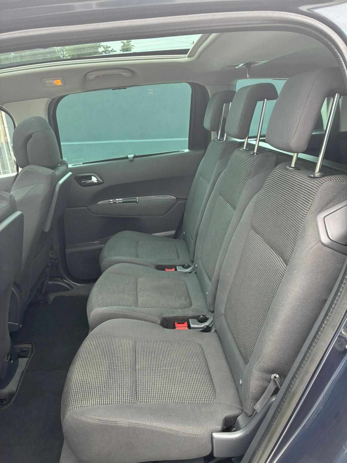 peugeot-5008-2012-diesel-1560cc
