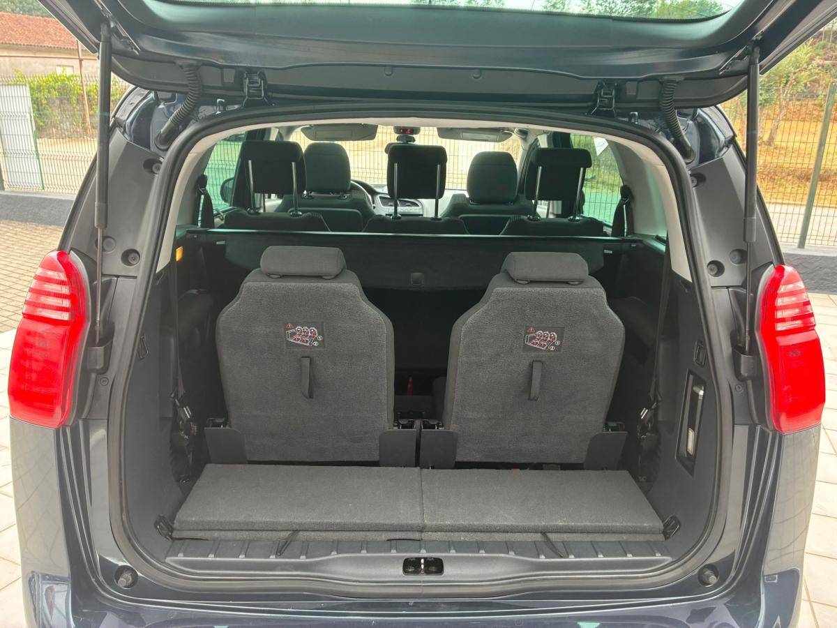 peugeot-5008-2012-diesel-1560cc