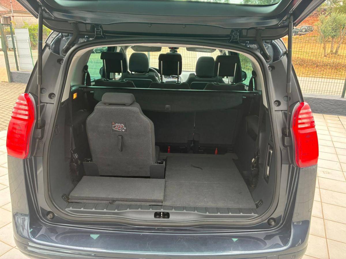 peugeot-5008-2012-diesel-1560cc