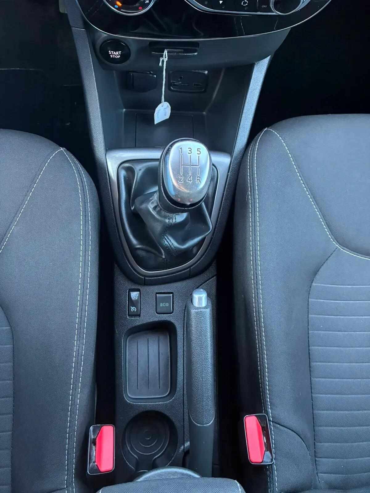 renault-clio-sport-tourer-2017-diesel-1461cc