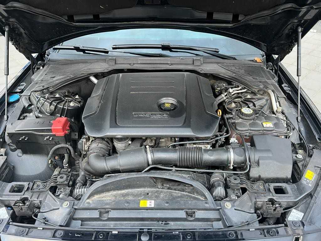 jaguar-xe-2016-diesel-1999cc