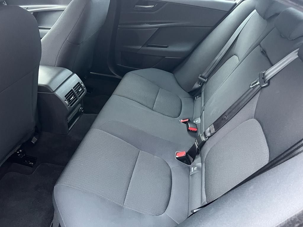 jaguar-xe-2016-diesel-1999cc