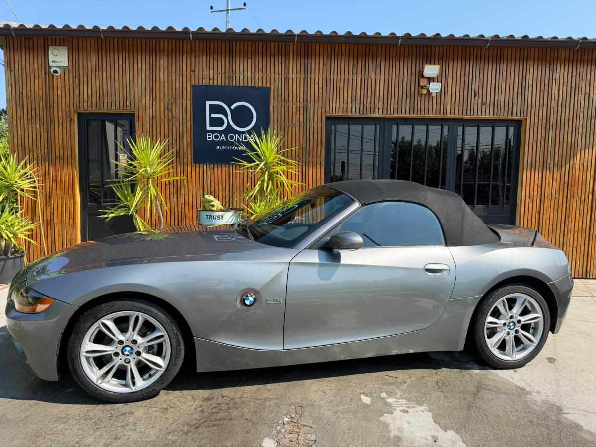 bmw-z4-2-2i-2004-gasolina-2171cc