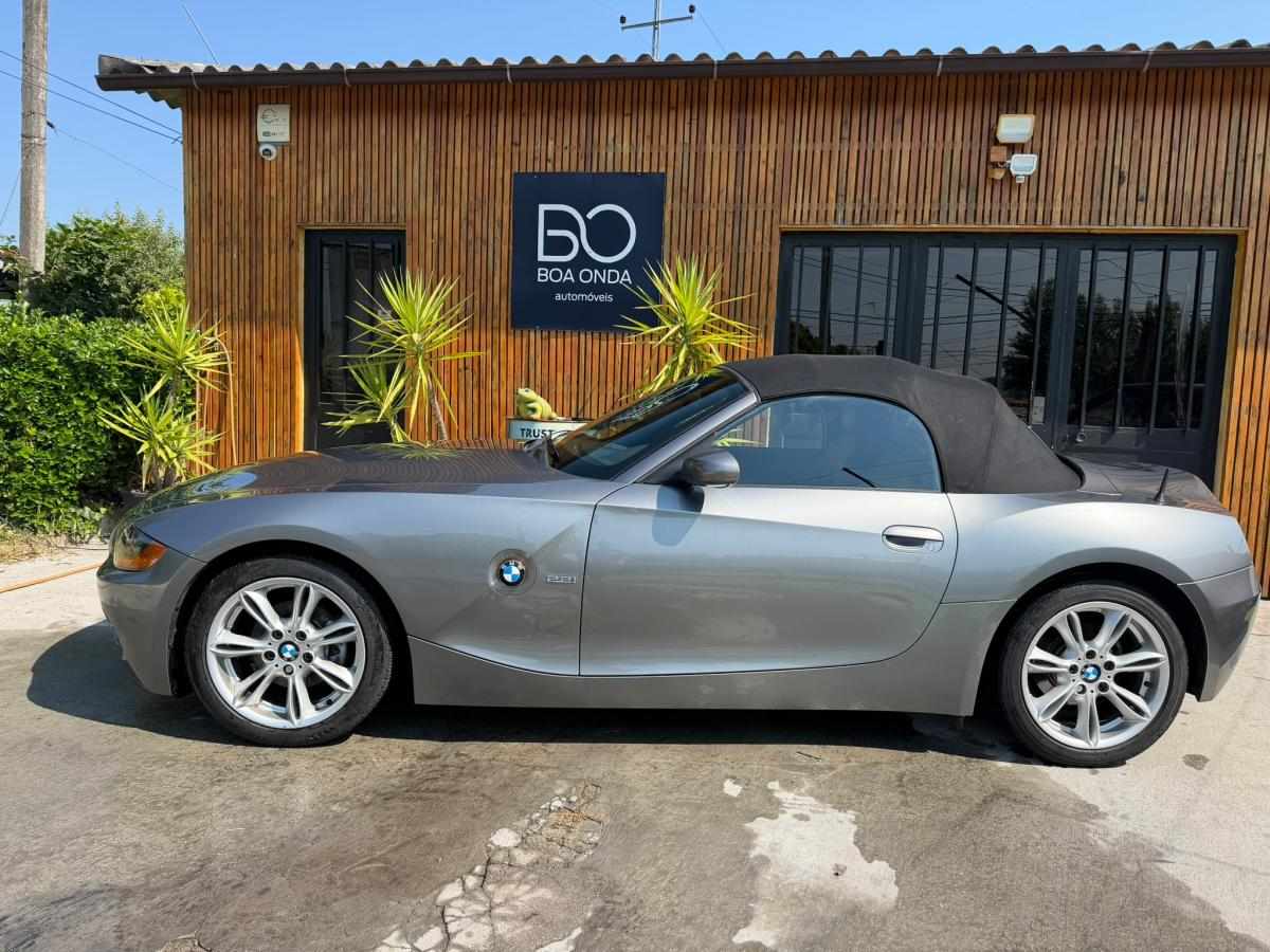 bmw-z4-2-2i-2004-gasolina-2171cc