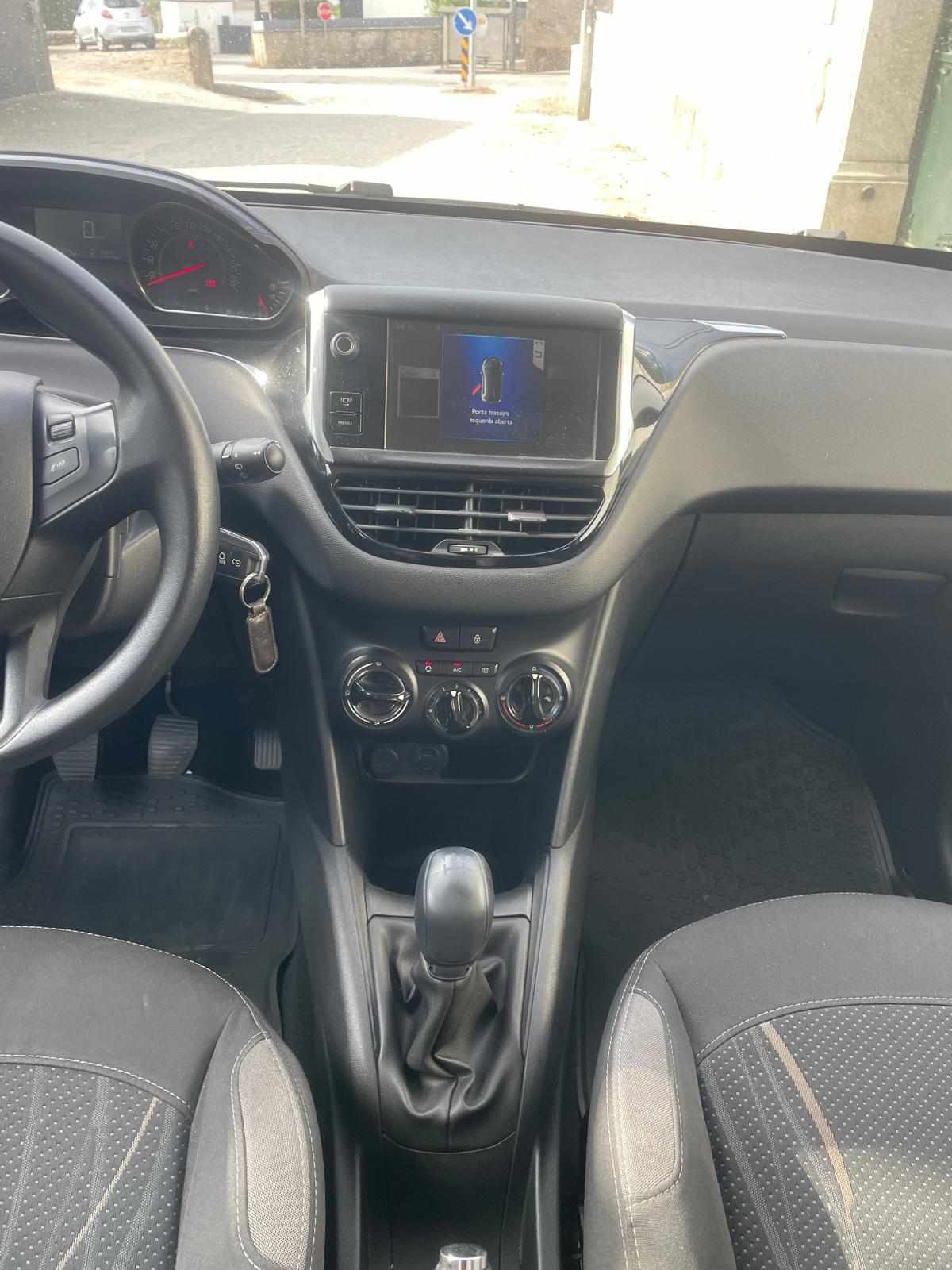 peugeot-208-1-4-hdi-2012-diesel-1398cc