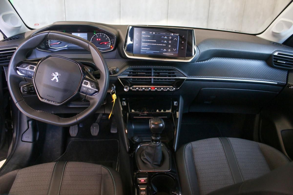 peugeot-208-2023-gasolina-1199cc