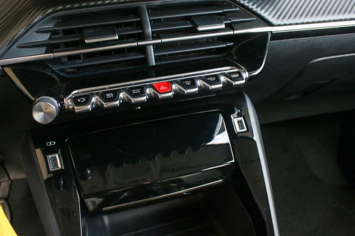 peugeot-208-2023-gasolina-1199cc