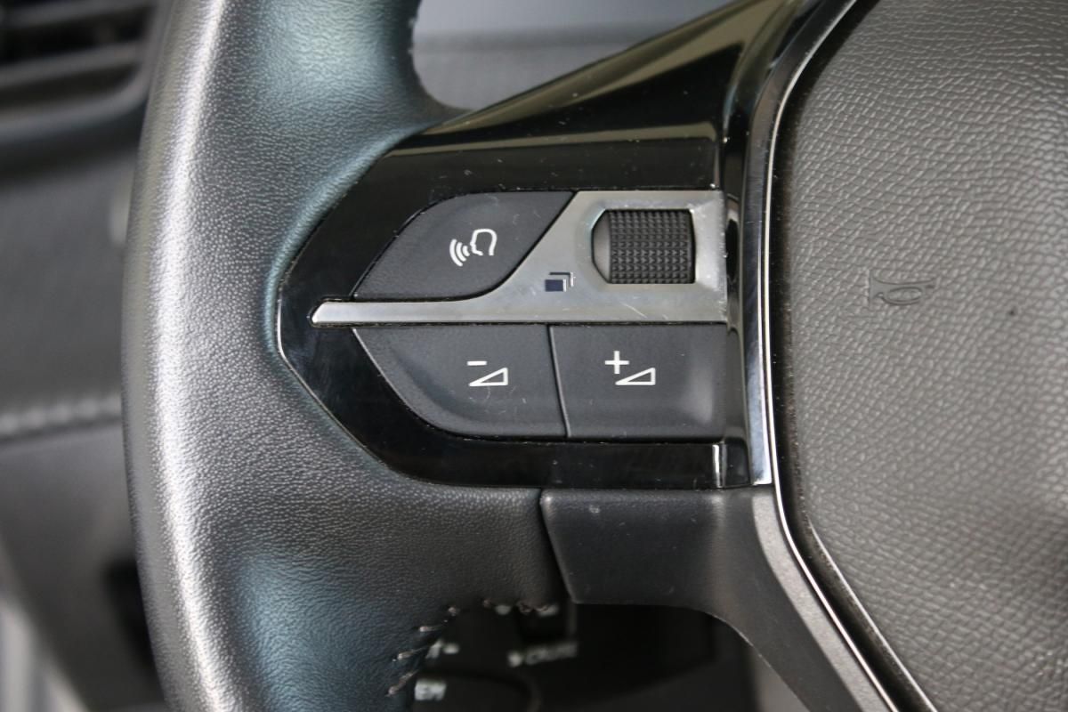 peugeot-208-2023-gasolina-1199cc