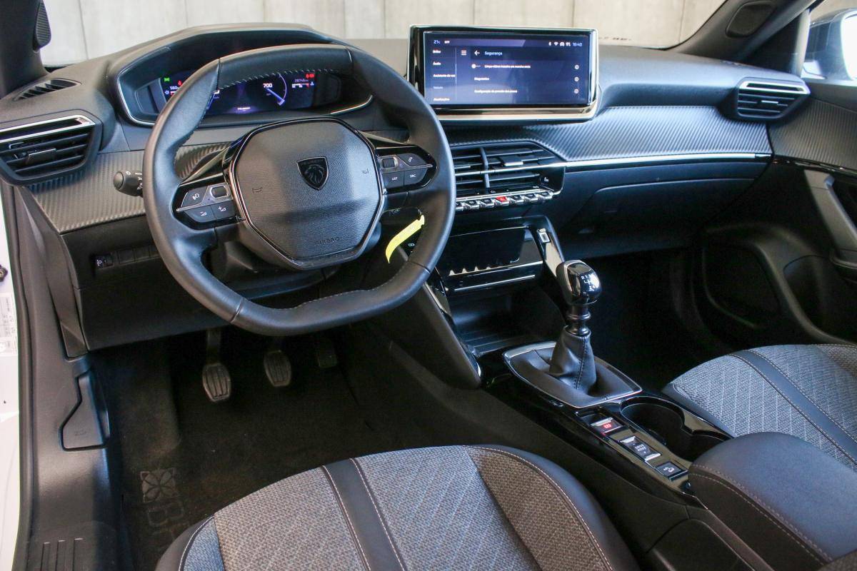 peugeot-2008-2024-gasolina-1199cc