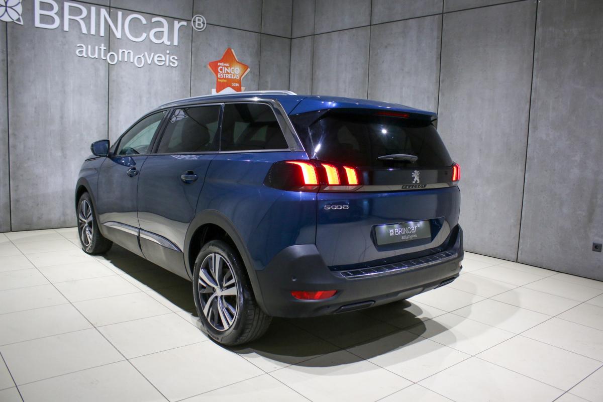 peugeot-5008-2023-gasolina-1199cc