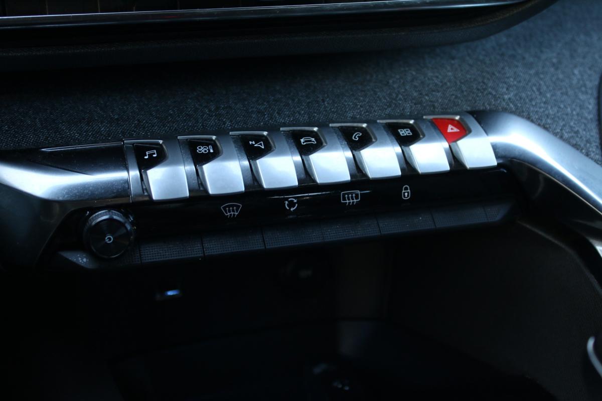 peugeot-5008-2023-gasolina-1199cc