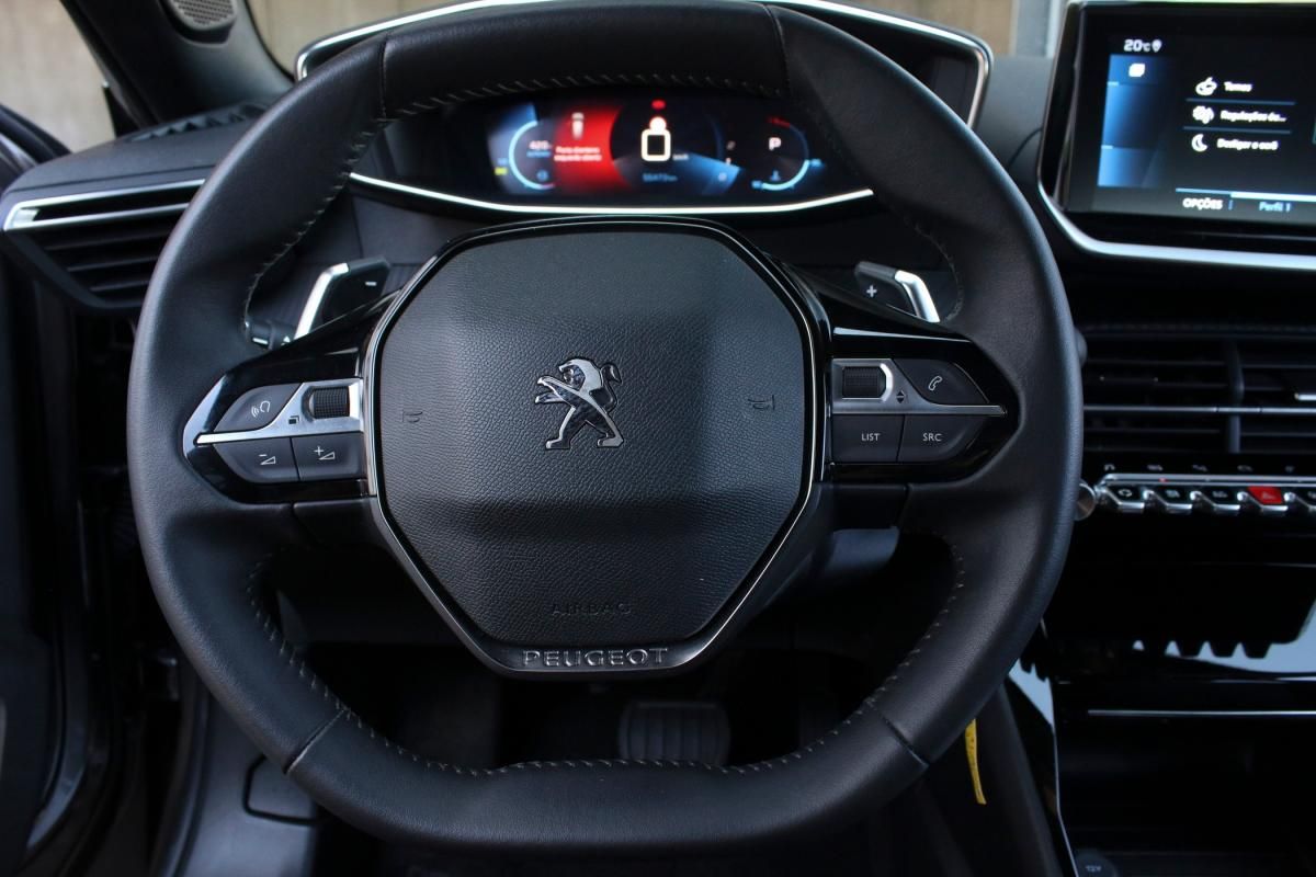 peugeot-2008-2023-gasolina-1199cc