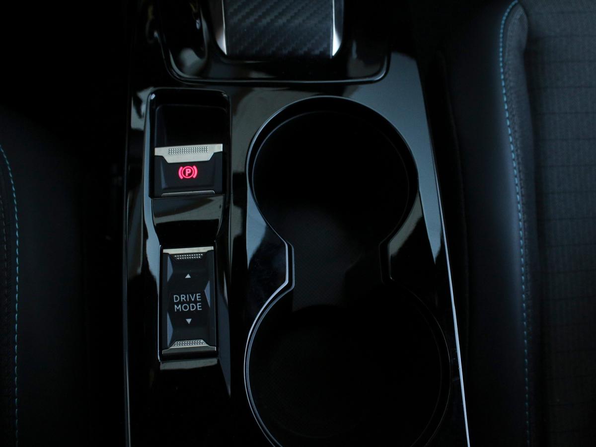 peugeot-2008-2023-gasolina-1199cc