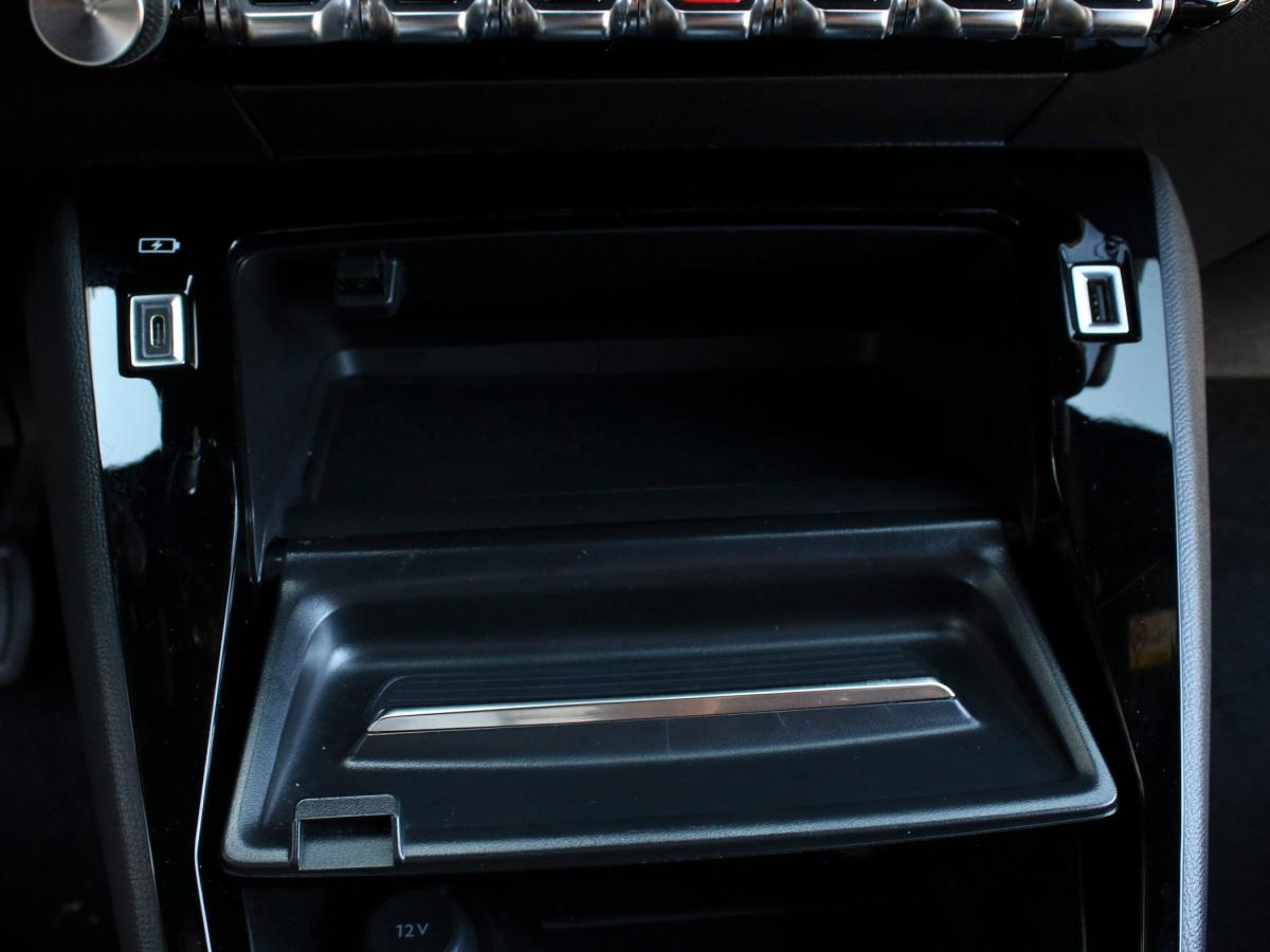 peugeot-2008-2023-gasolina-1199cc