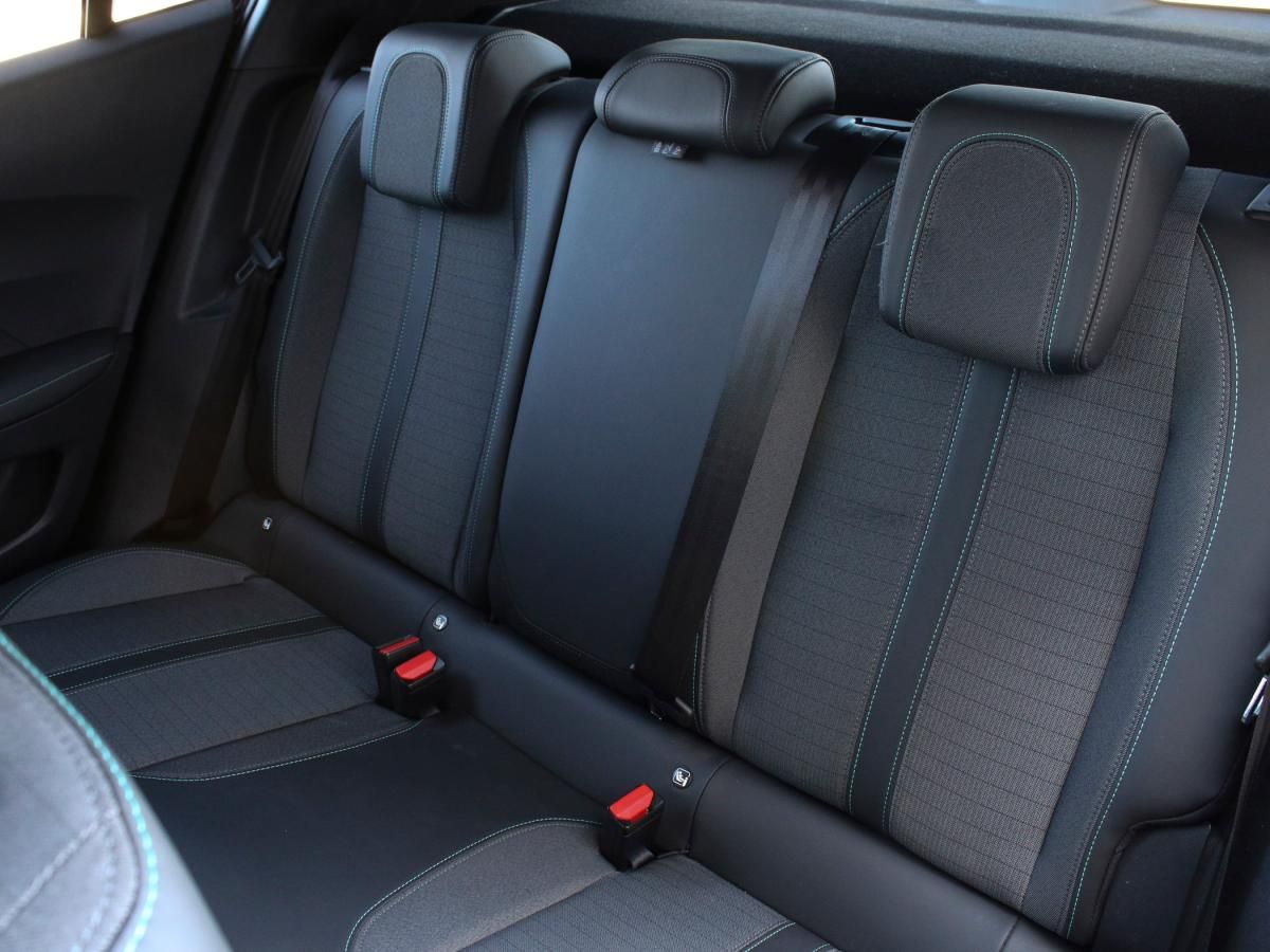 peugeot-2008-2023-gasolina-1199cc