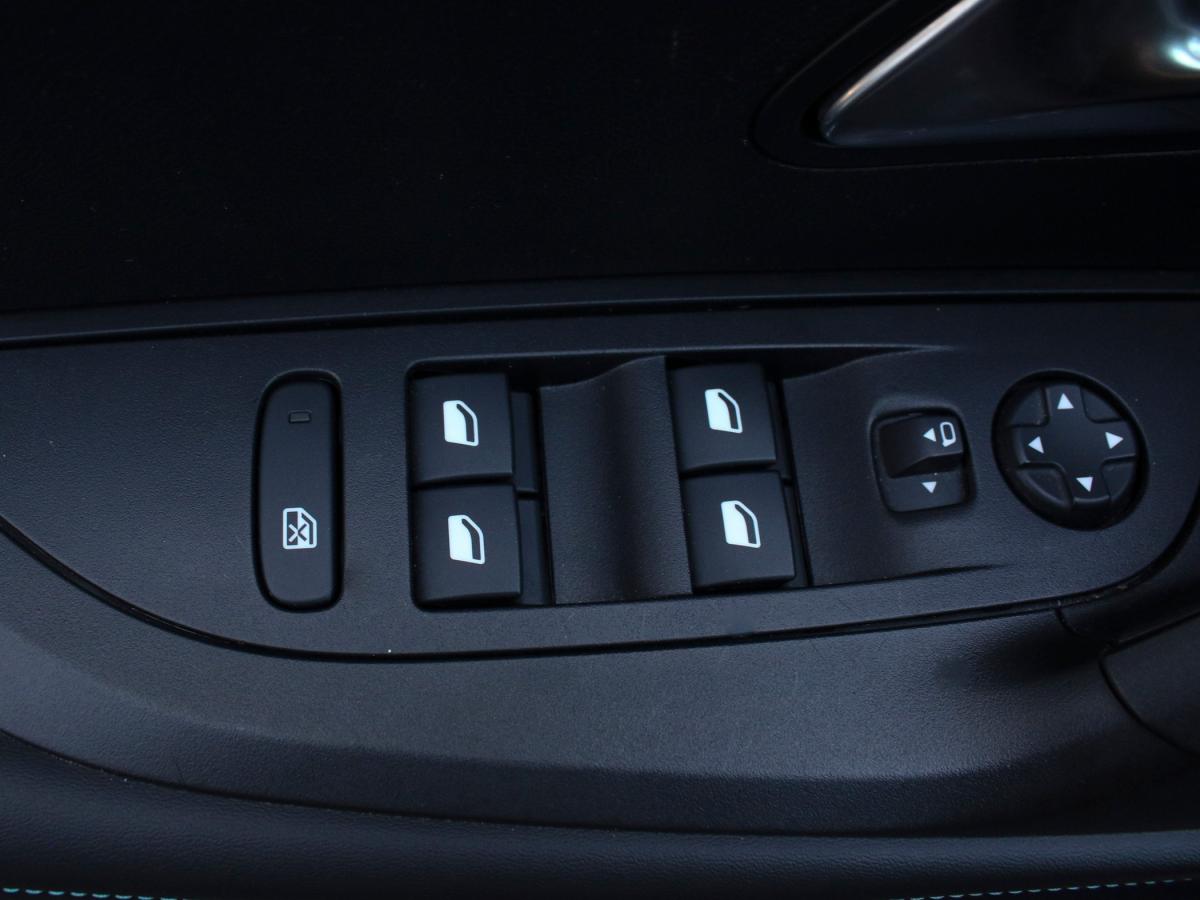 peugeot-2008-2023-gasolina-1199cc