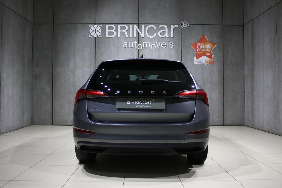 skoda-scala-2023-gasolina-999cc