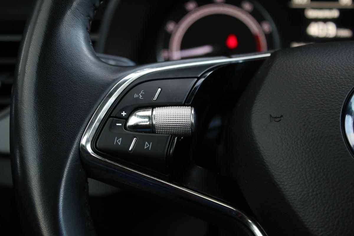 skoda-scala-2023-gasolina-999cc