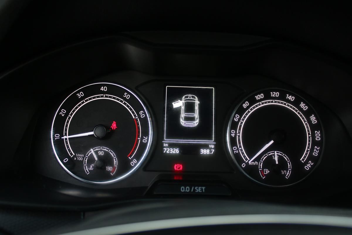 skoda-scala-2023-gasolina-999cc
