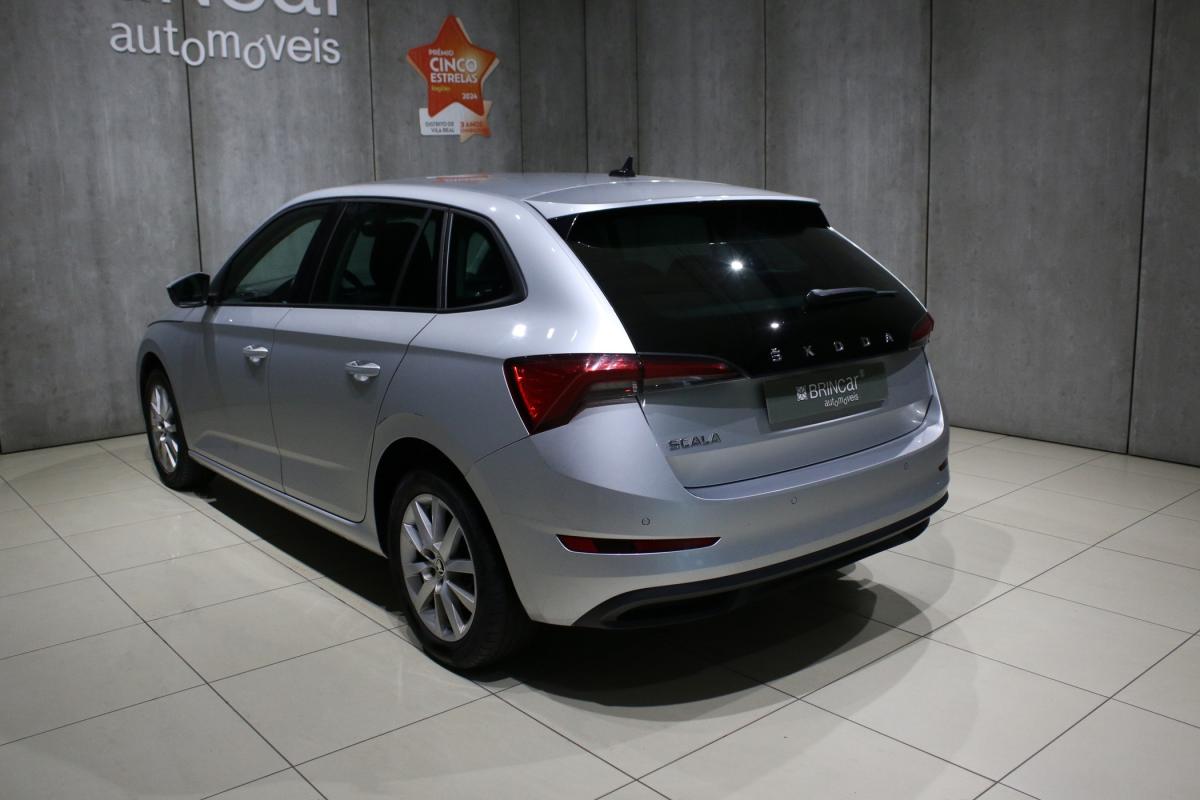 skoda-scala-2022-gasolina-999cc