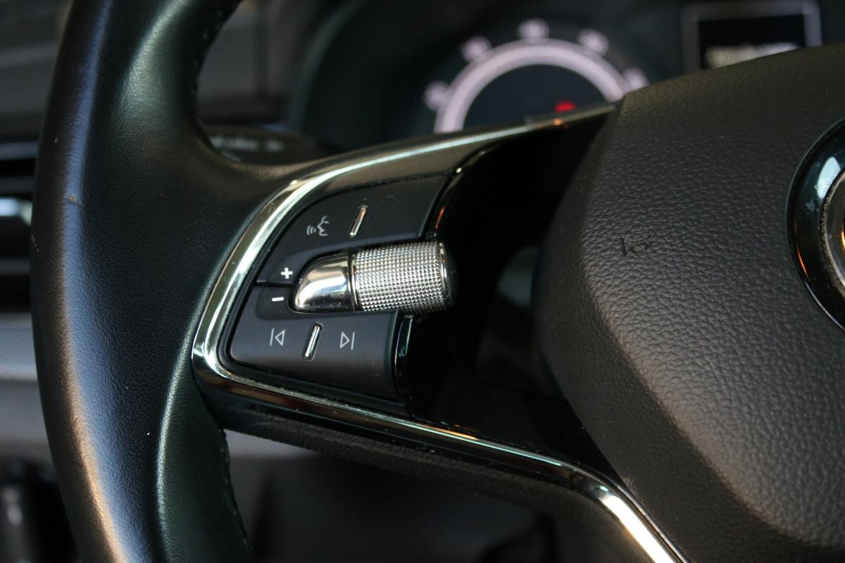 skoda-scala-2022-gasolina-999cc