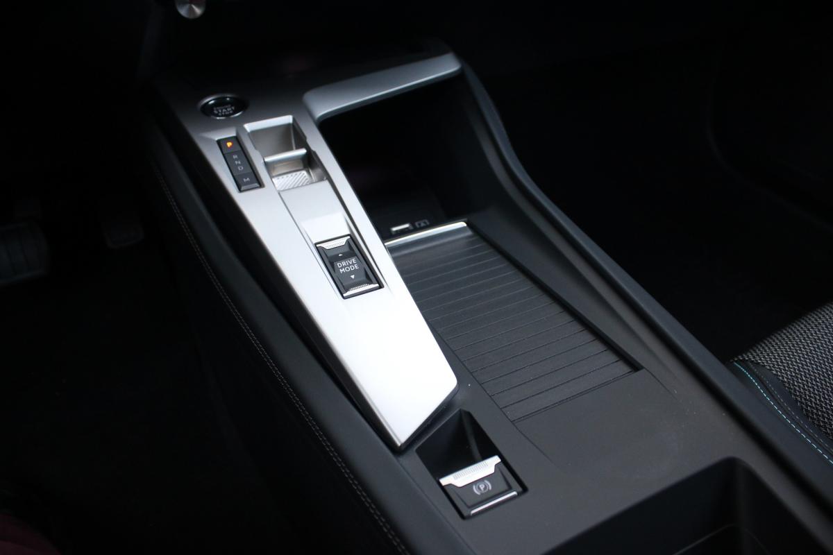 peugeot-308-sw-2023-gasolina-1199cc