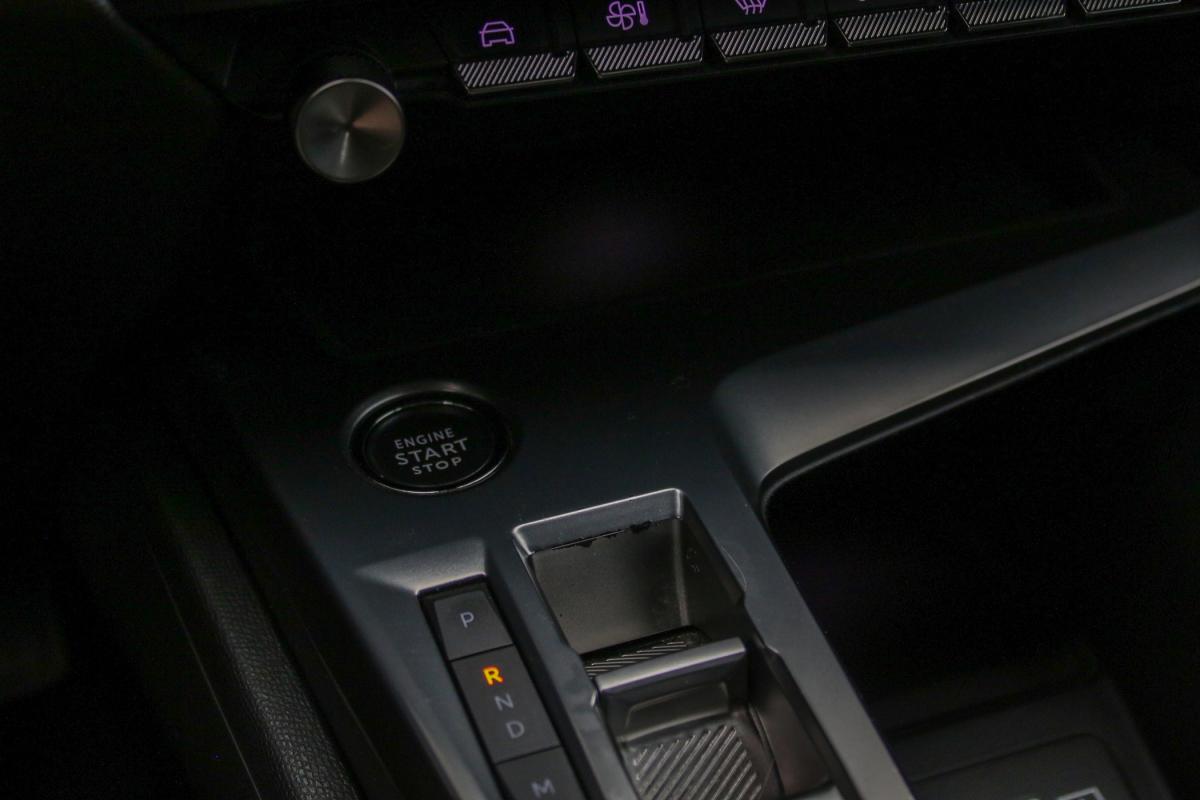 peugeot-308-2022-gasolina-1199cc