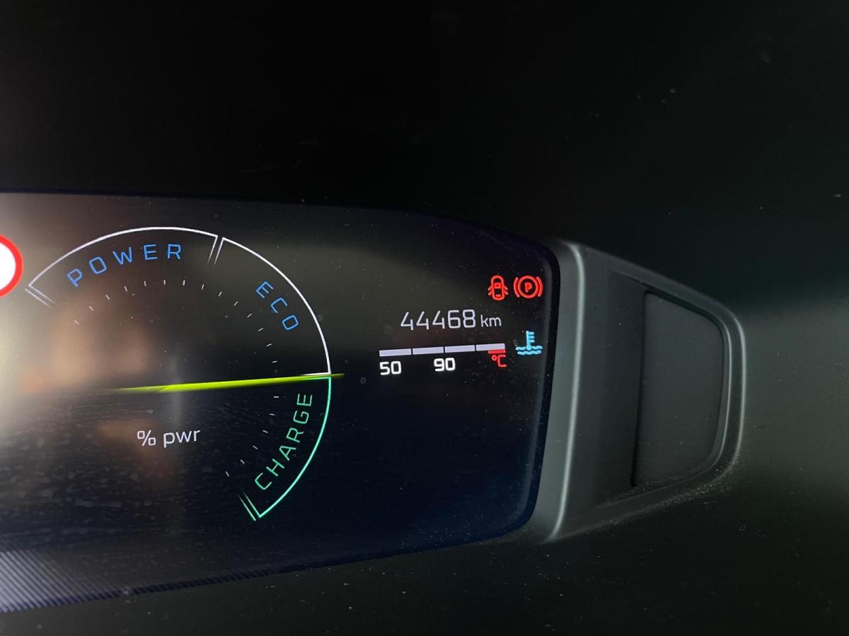 peugeot-208-2025-gasolina-1199cc