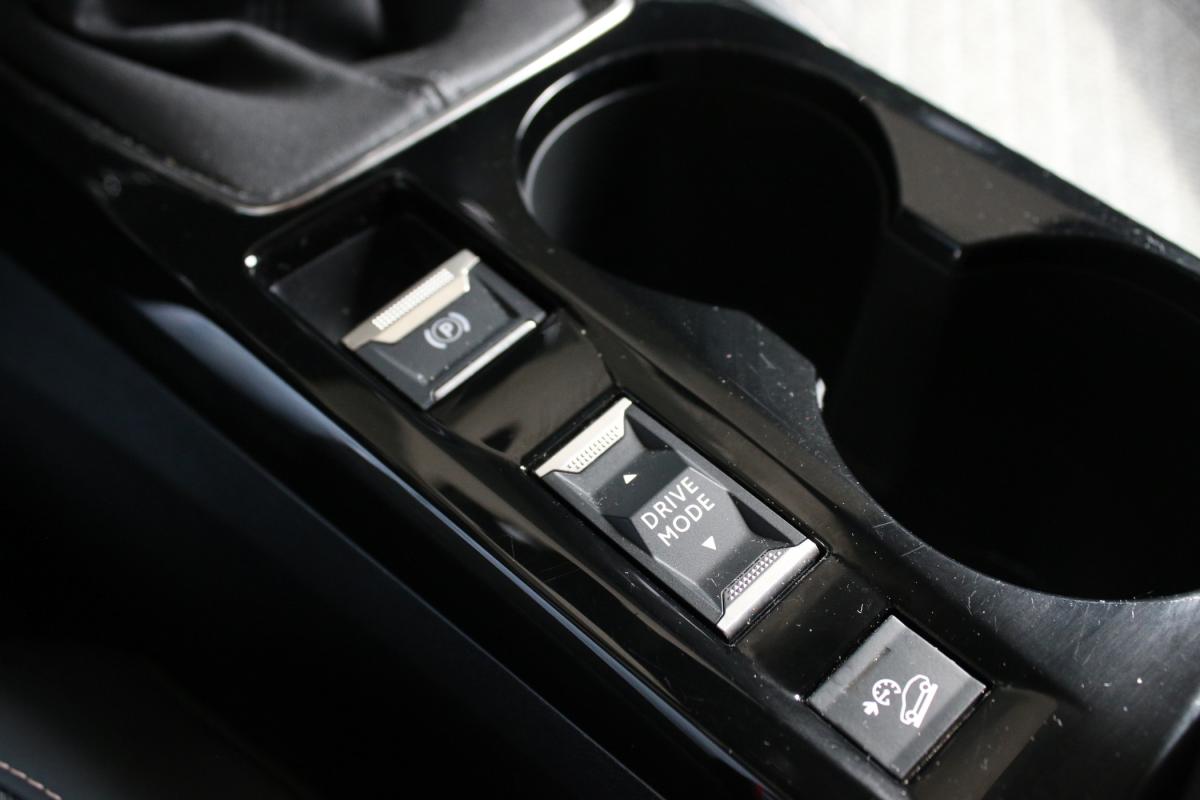 peugeot-2008-2024-gasolina-1199cc
