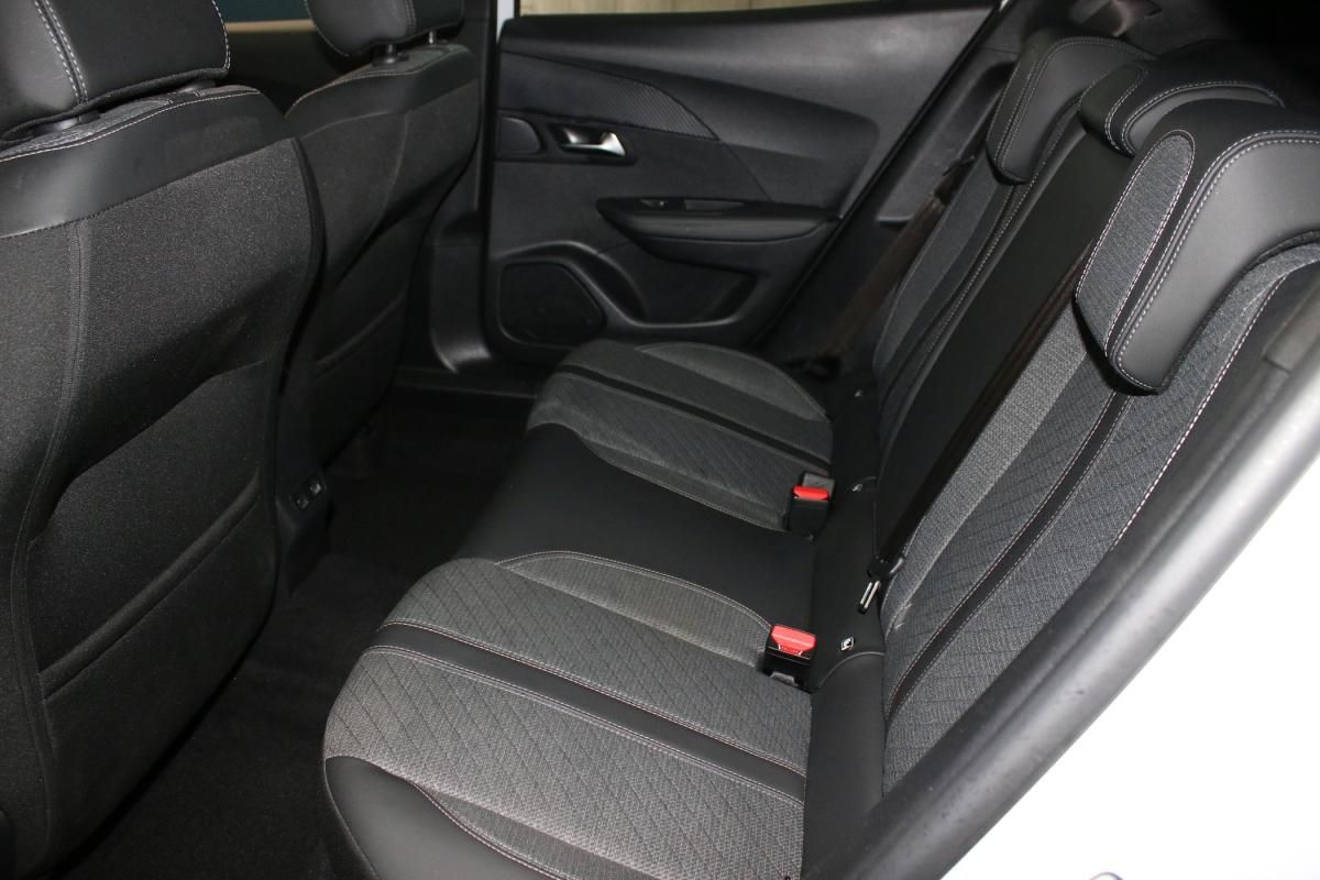 peugeot-2008-2024-gasolina-1199cc