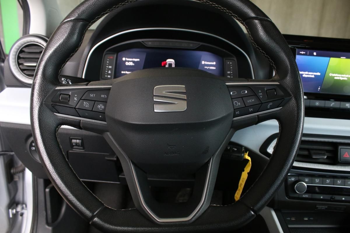seat-arona-2023-gasolina-999cc