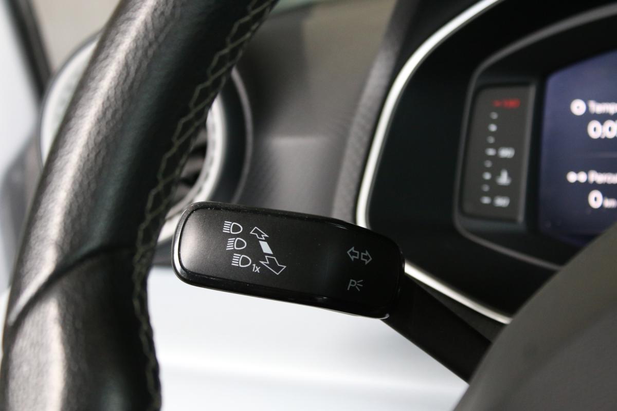 seat-arona-2023-gasolina-999cc